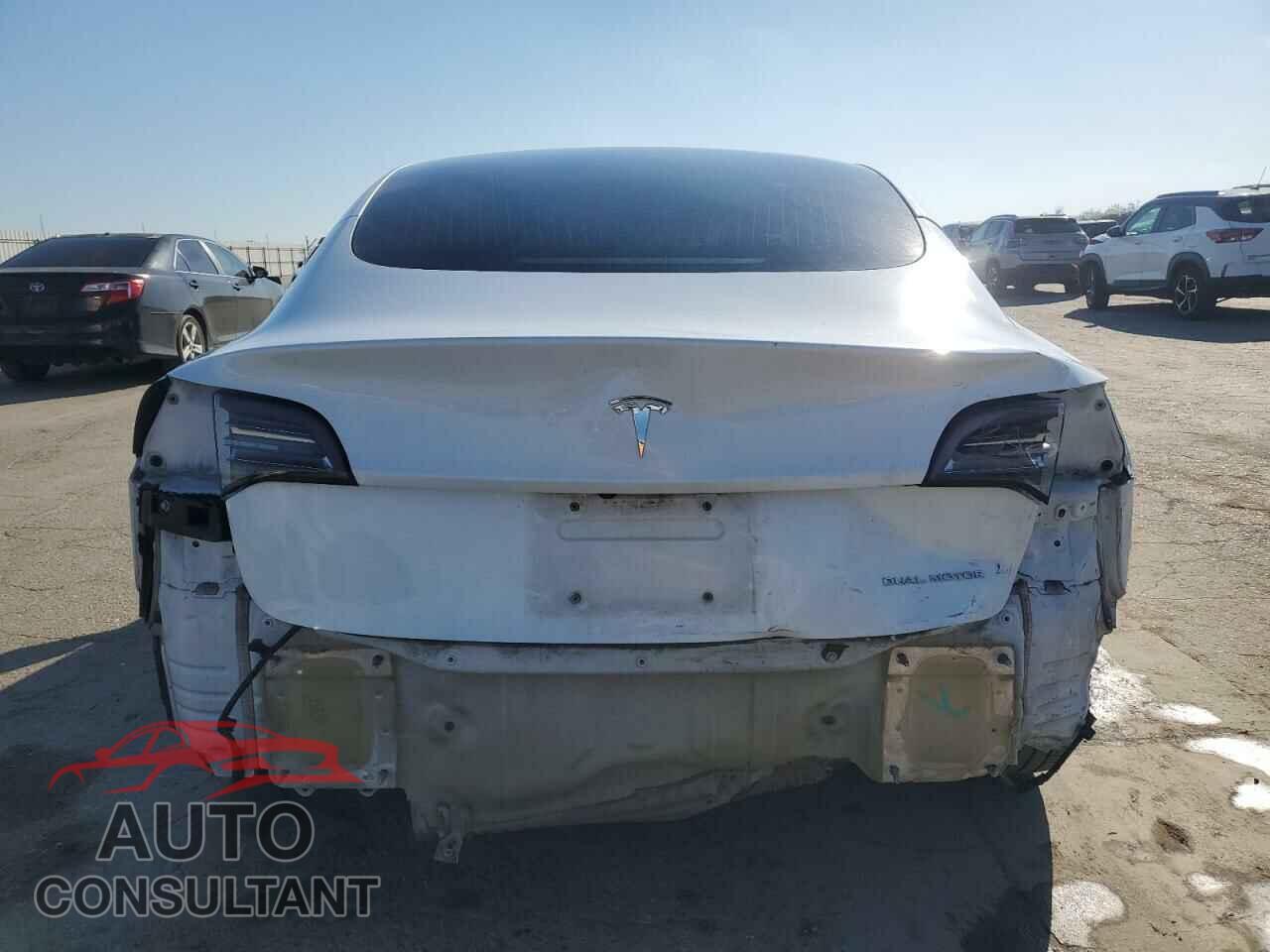TESLA MODEL 3 2018 - 5YJ3E1EB9JF096826
