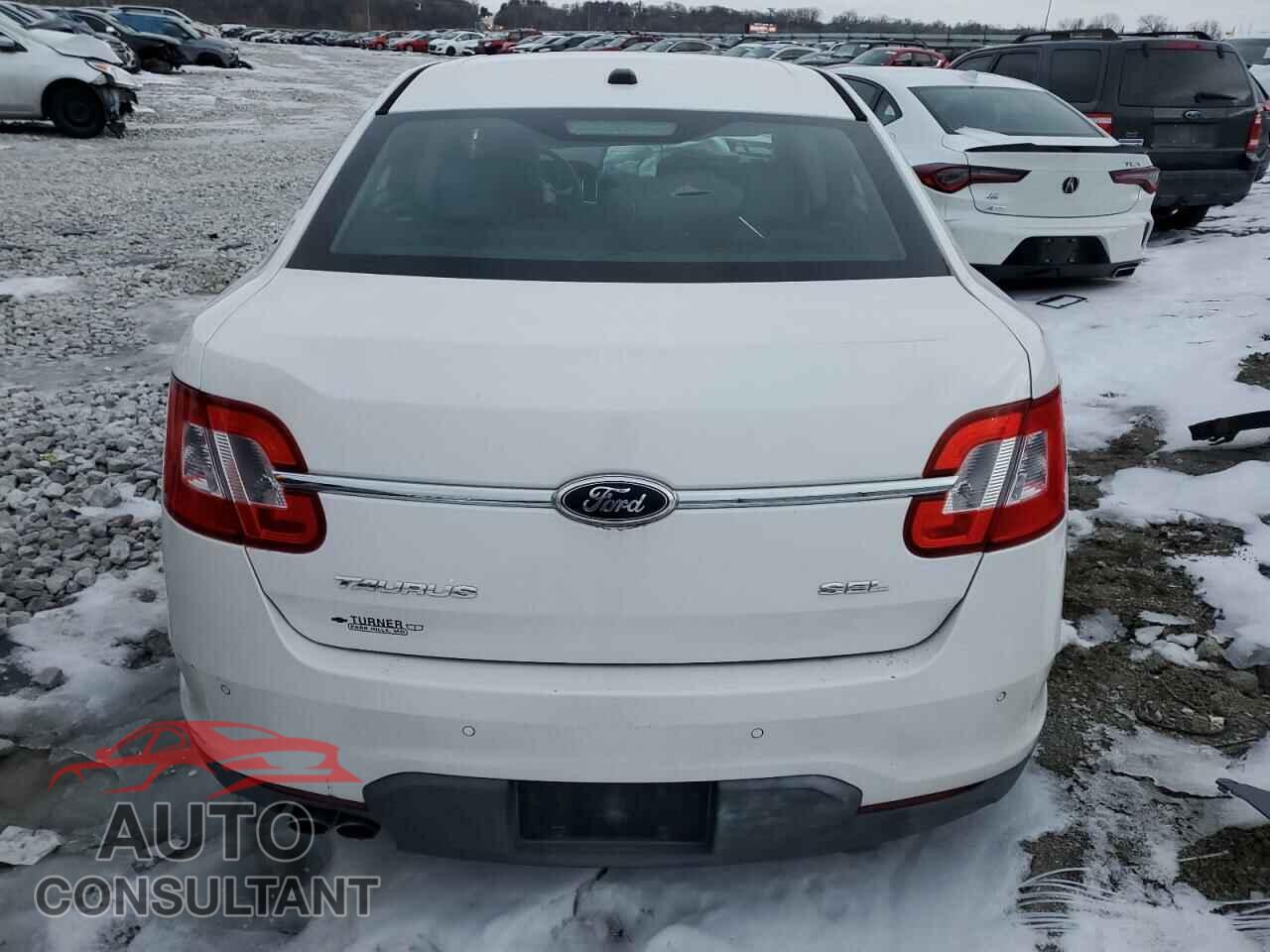 FORD TAURUS 2011 - 1FAHP2EW8BG121933