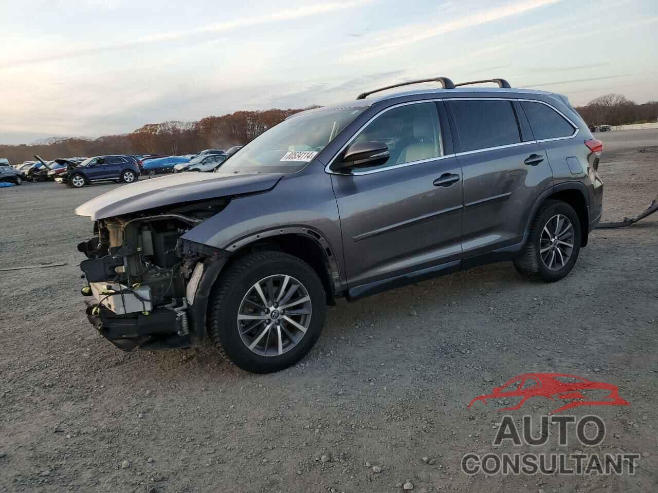 TOYOTA HIGHLANDER 2019 - 5TDJZRFH3KS717875