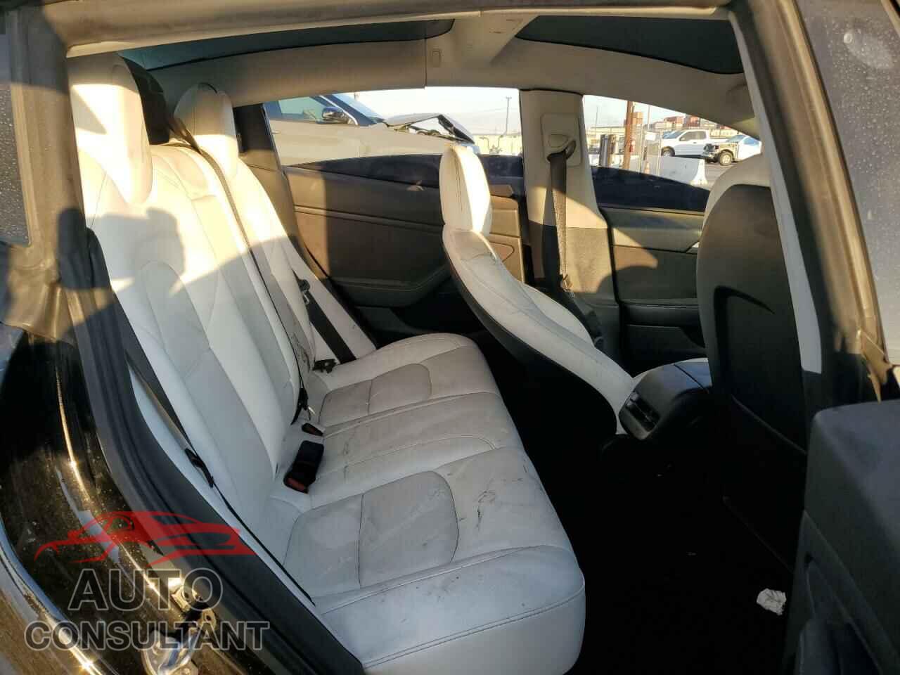 TESLA MODEL 3 2021 - 5YJ3E1EB4MF068131