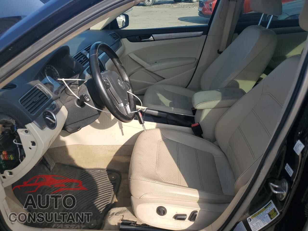 VOLKSWAGEN PASSAT 2015 - 1VWAT7A37FC051951