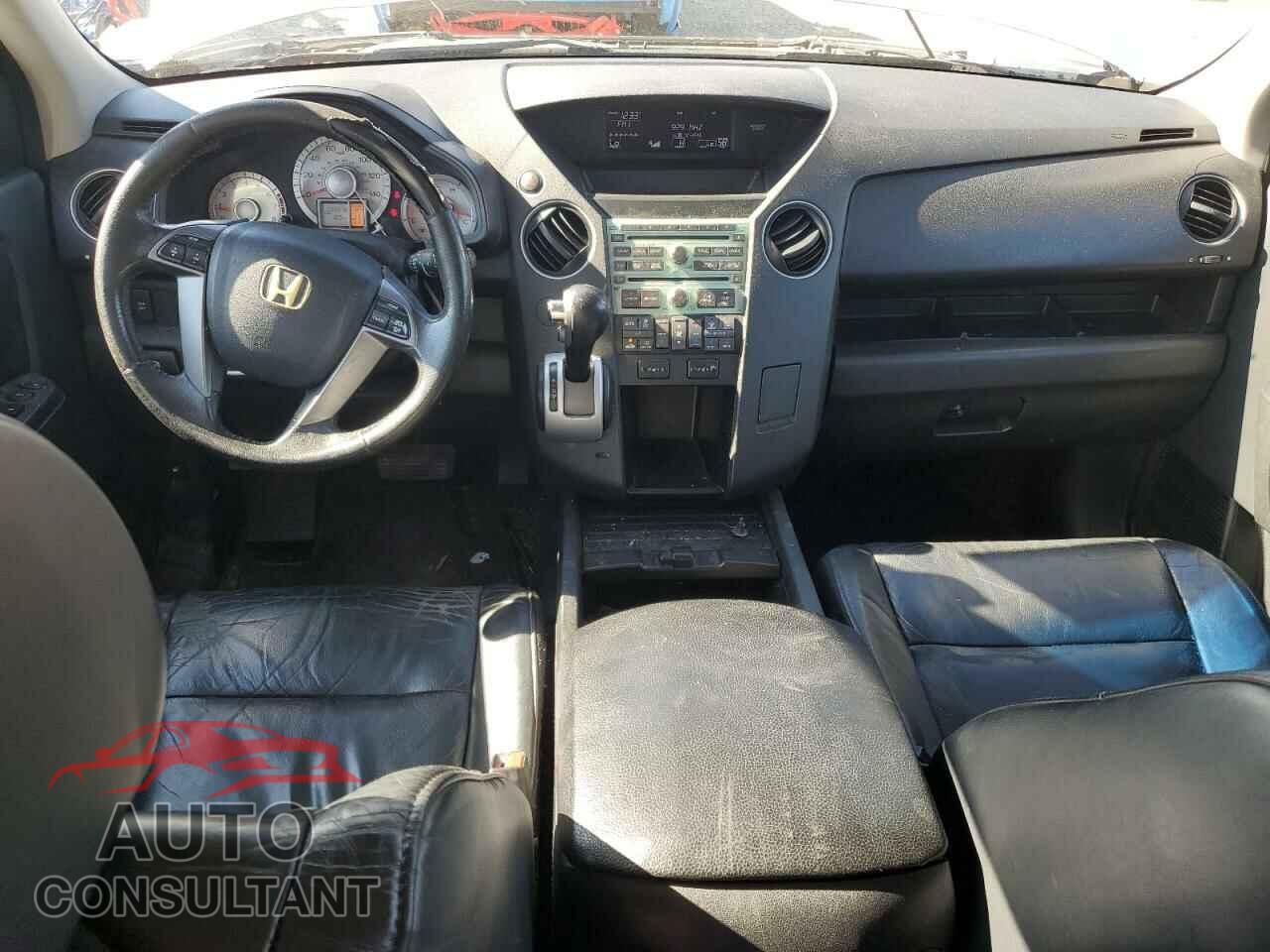 HONDA PILOT 2011 - 5FNYF3H66BB035142