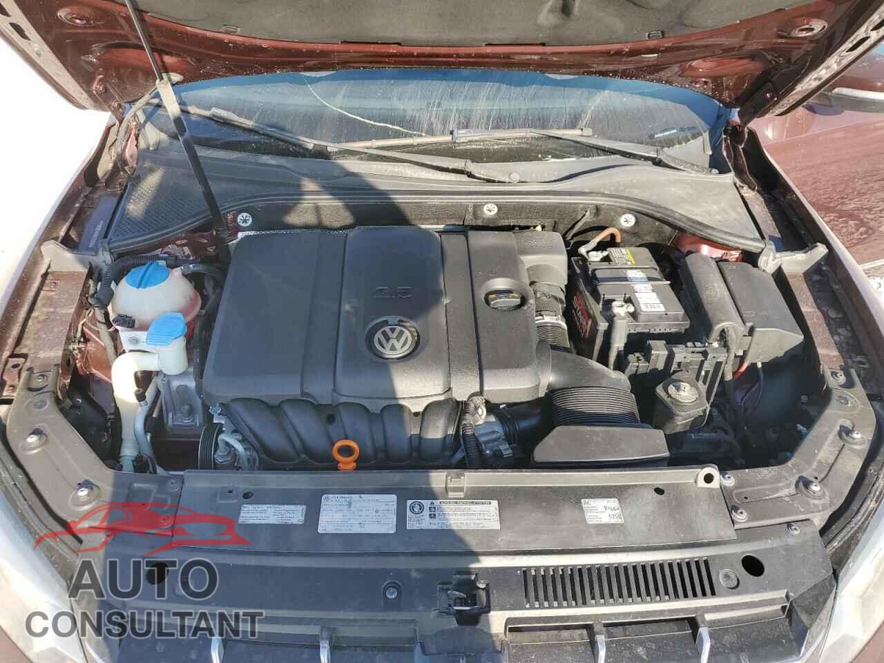 VOLKSWAGEN PASSAT 2013 - 1VWCH7A39DC132585