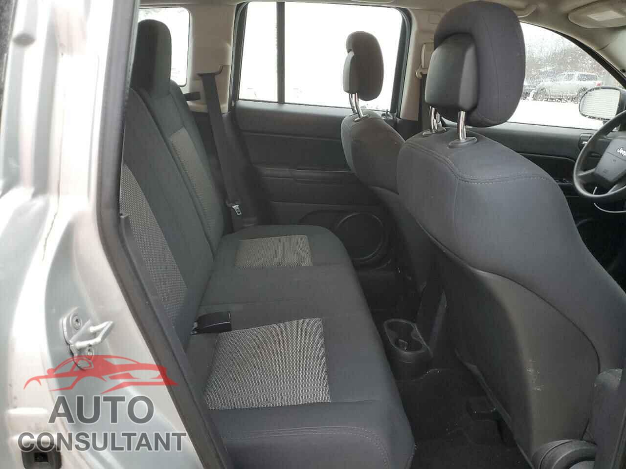 JEEP COMPASS 2010 - 1J4NF4FB3AD601587