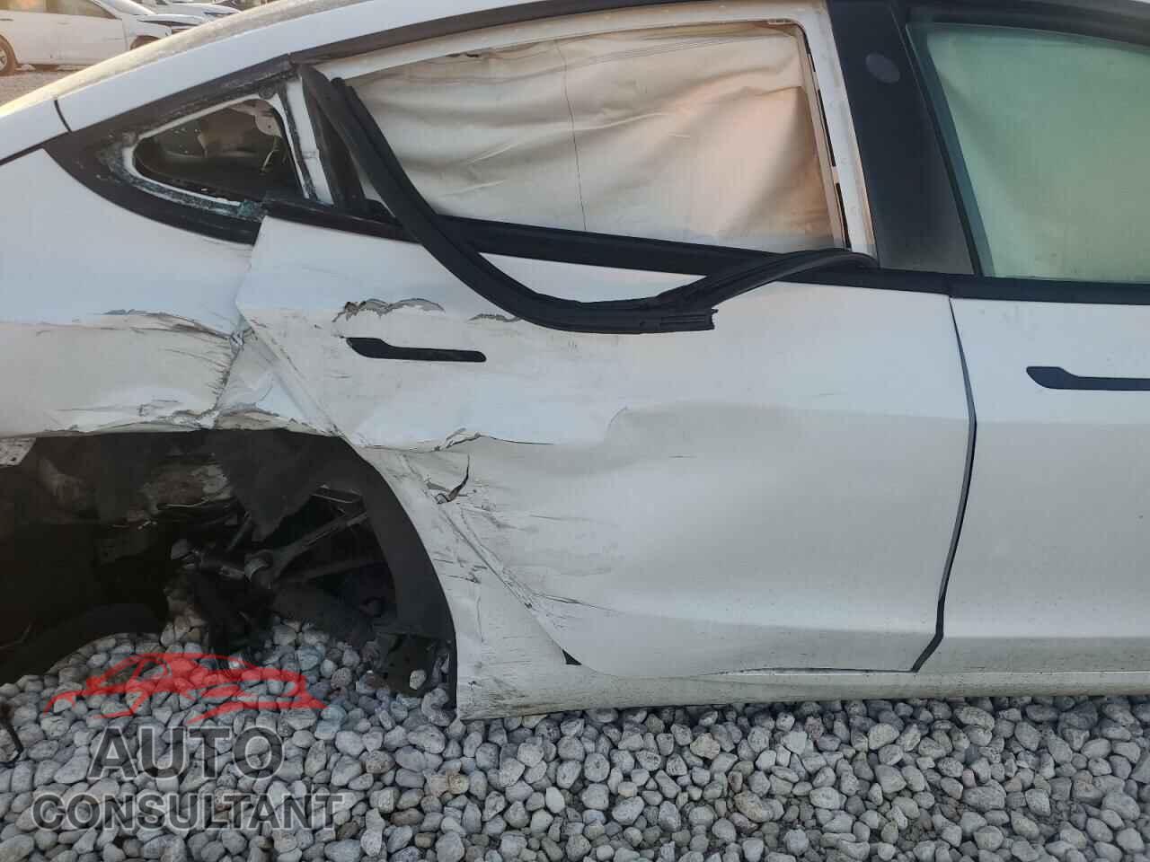 TESLA MODEL 3 2021 - 5YJ3E1EA0MF013697