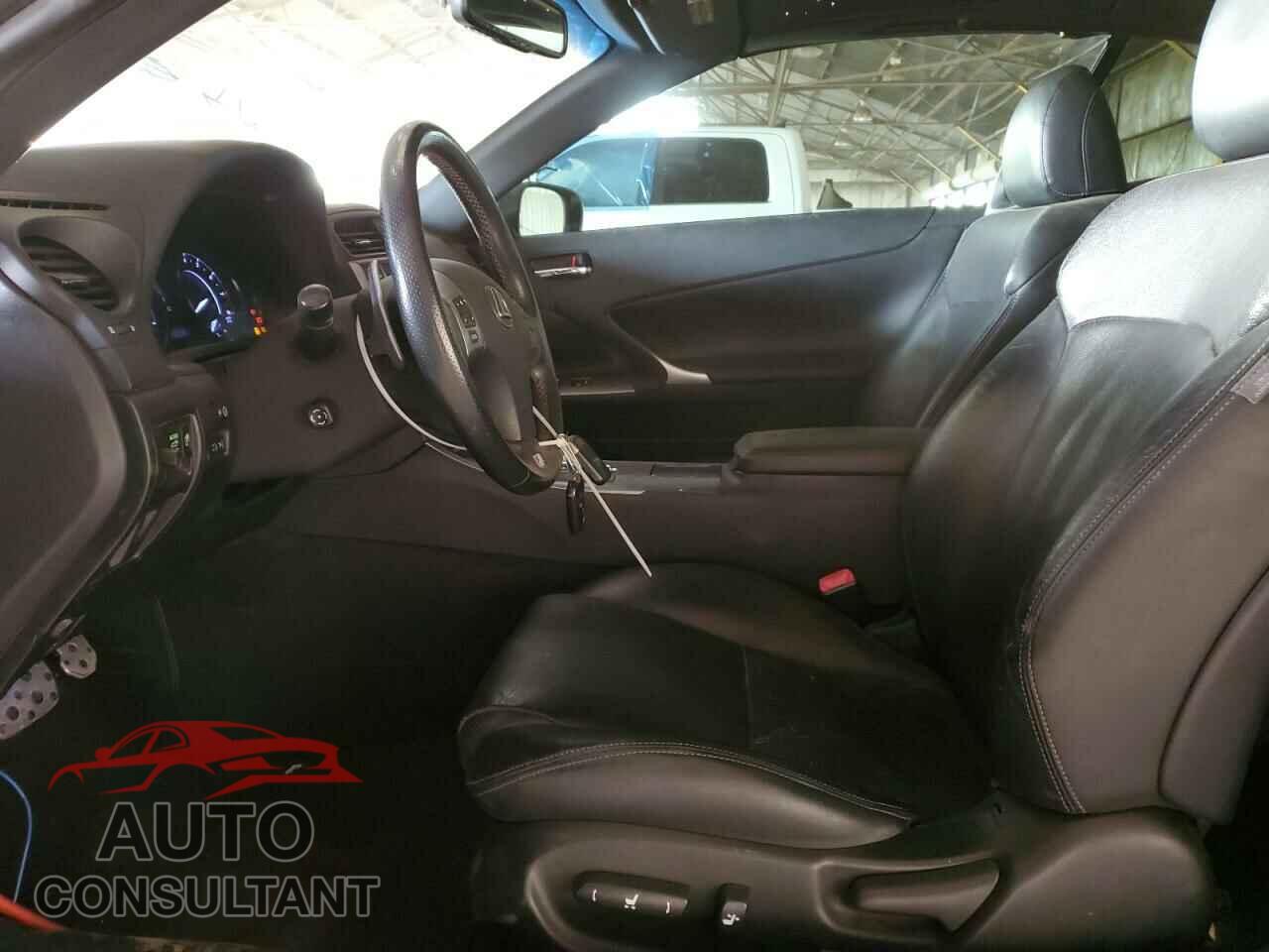 LEXUS IS 2013 - JTHFF2C29D2527058