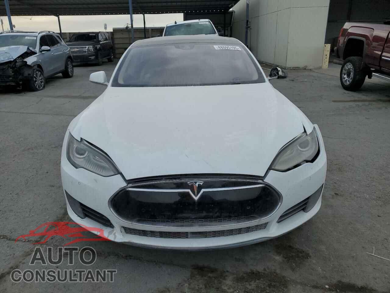 TESLA MODEL S 2015 - 5YJSA1E18FF115906