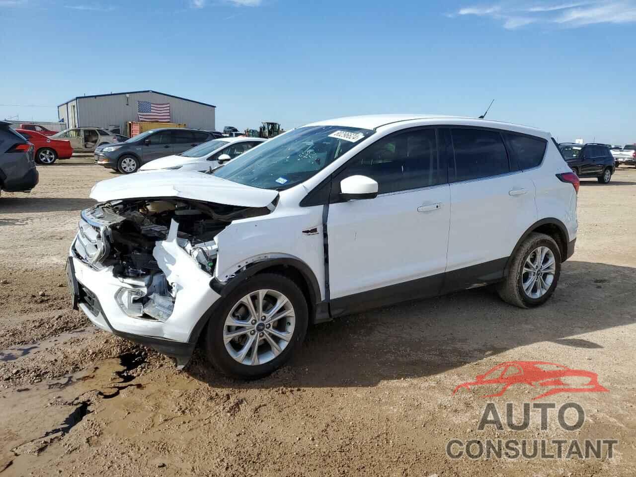 FORD ESCAPE 2019 - 1FMCU0GD0KUA18015
