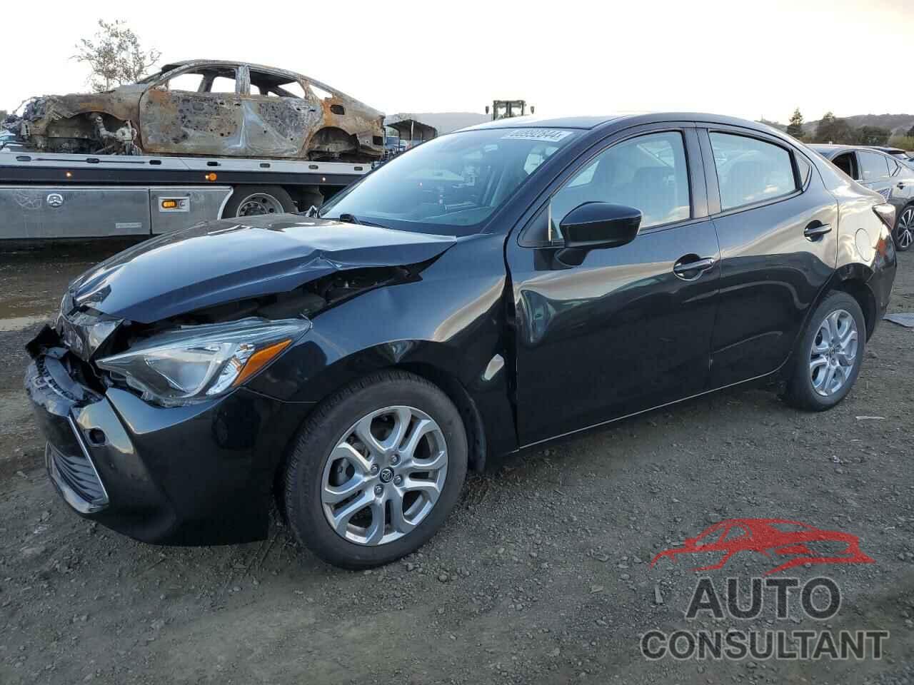 TOYOTA YARIS 2018 - 3MYDLBYV6JY316869