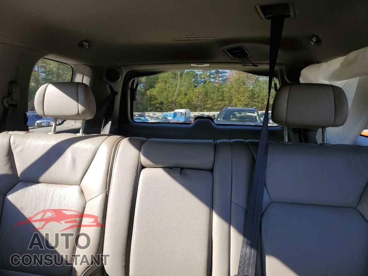 HONDA PILOT 2011 - 5FNYF4H99BB040996