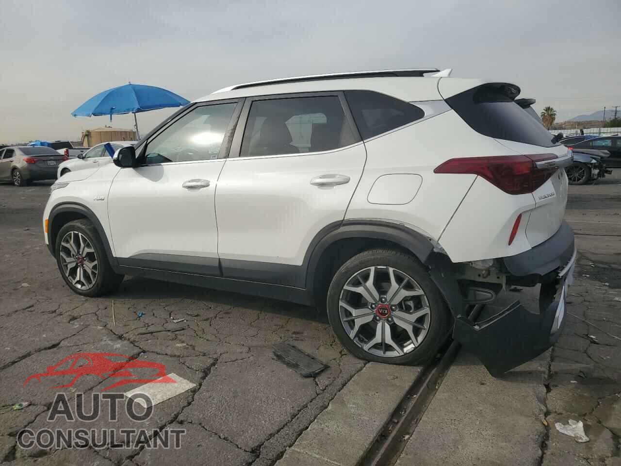 KIA SELTOS 2021 - KNDEUCA20M7157018