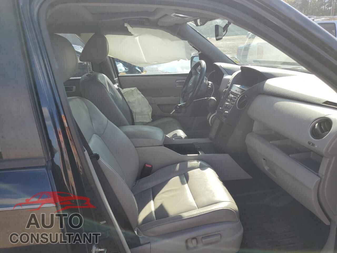 HONDA PILOT 2015 - 5FNYF3H50FB012033