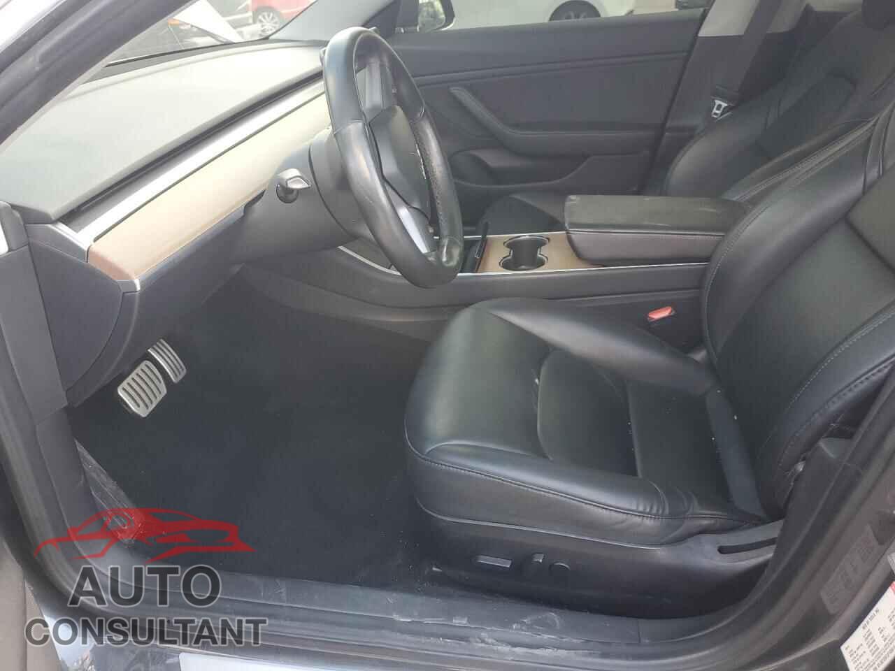 TESLA MODEL 3 2018 - 5YJ3E1EB7JF105815