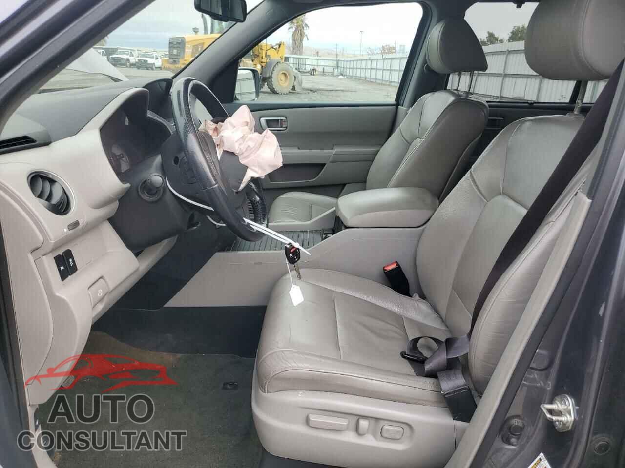 HONDA PILOT 2015 - 5FNYF3H97FB020021
