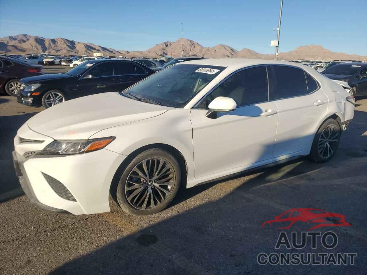 TOYOTA CAMRY 2018 - 4T1B11HK8JU516677