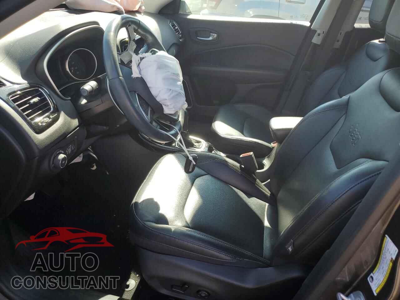 JEEP COMPASS 2018 - 3C4NJCCB0JT411680