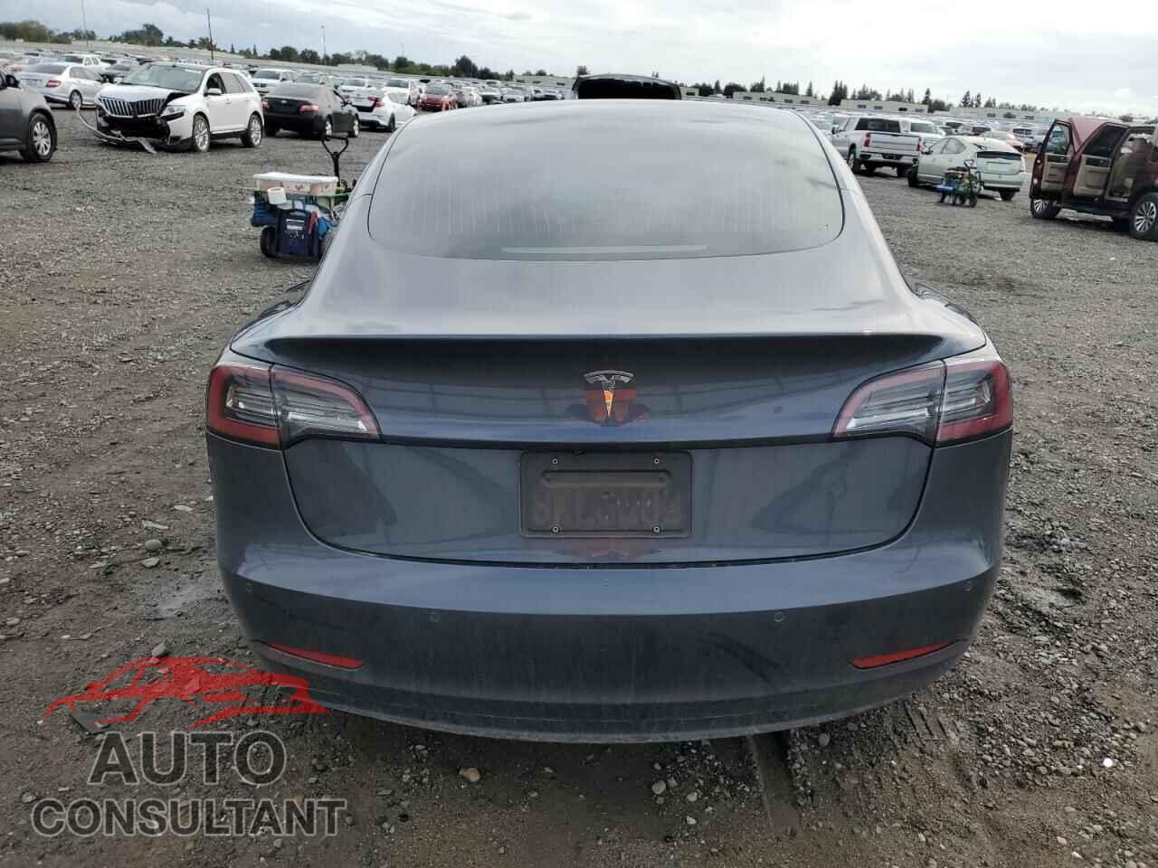 TESLA MODEL 3 2019 - 5YJ3E1EA3KF308175