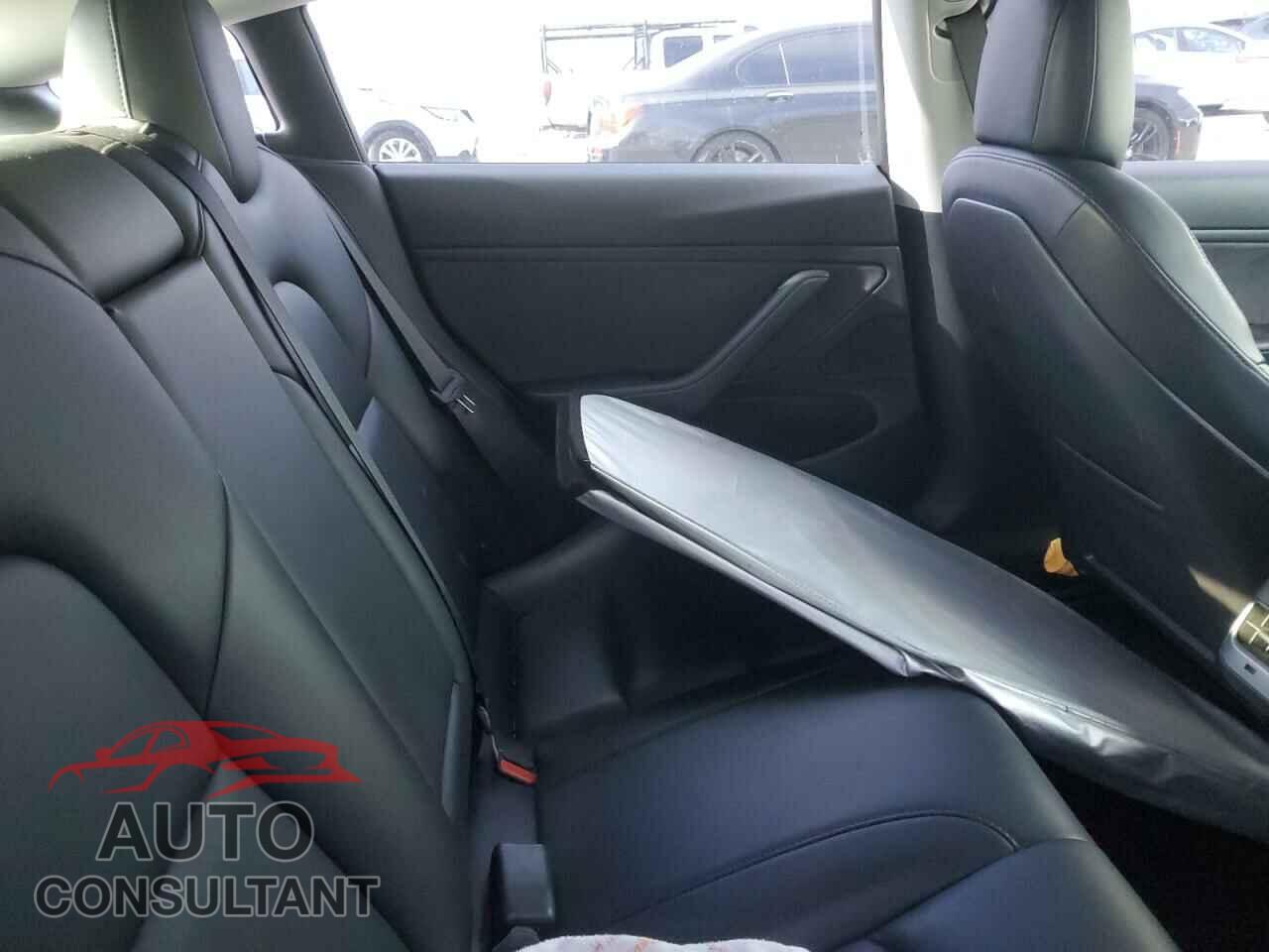 TESLA MODEL 3 2018 - 5YJ3E1EB2JF120707