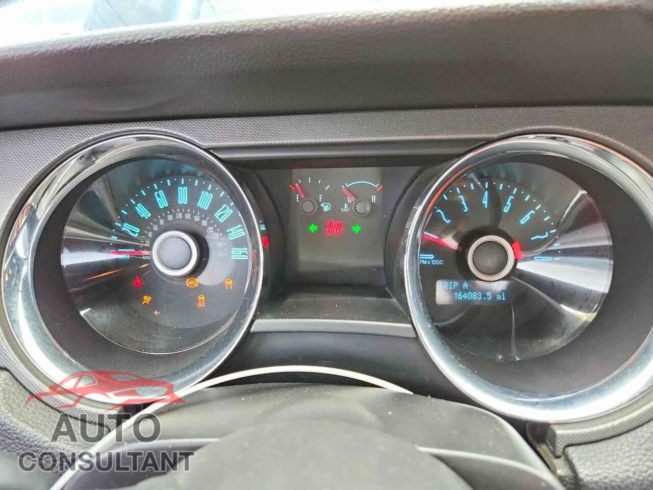 FORD MUSTANG 2014 - 1ZVBP8AM0E5263276