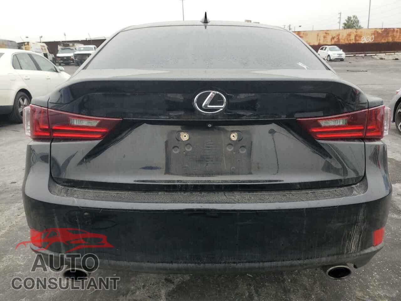 LEXUS IS 2015 - JTHBF1D20F5055843