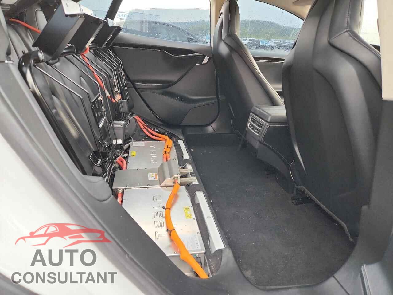 TESLA MODEL S 2013 - 5YJSA1DNXDFP22567