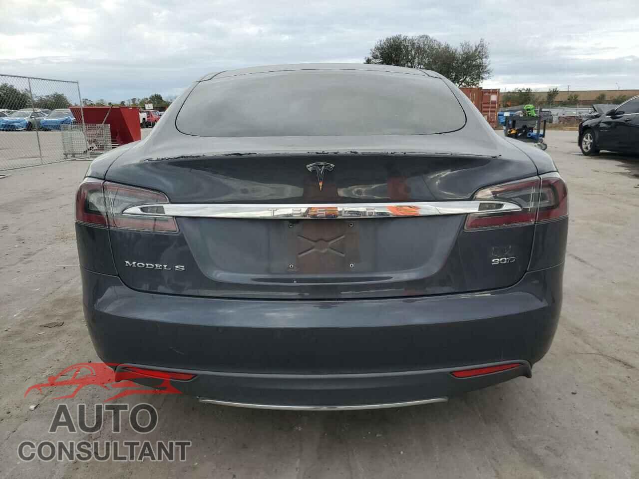 TESLA MODEL S 2015 - 5YJSA1E26FF105240