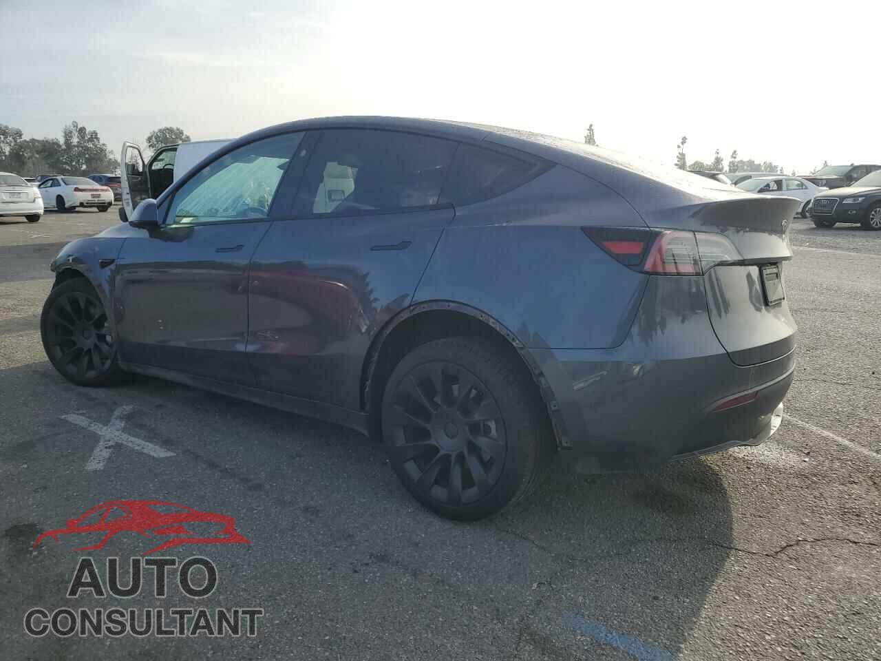 TESLA MODEL Y 2023 - 7SAYGDEE6PF828675
