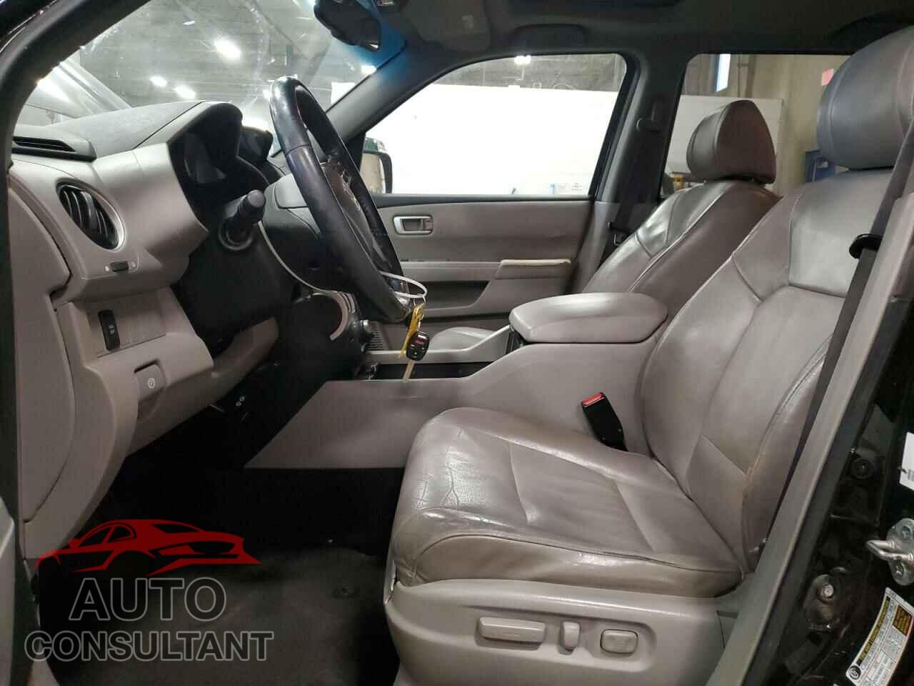 HONDA PILOT 2011 - 5FNYF4H78BB010953