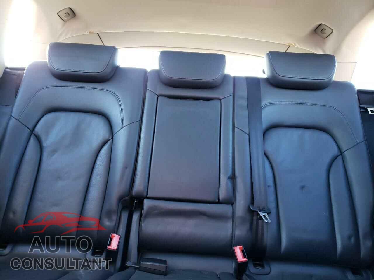 AUDI Q5 2010 - WA1LKBFP2AA096775