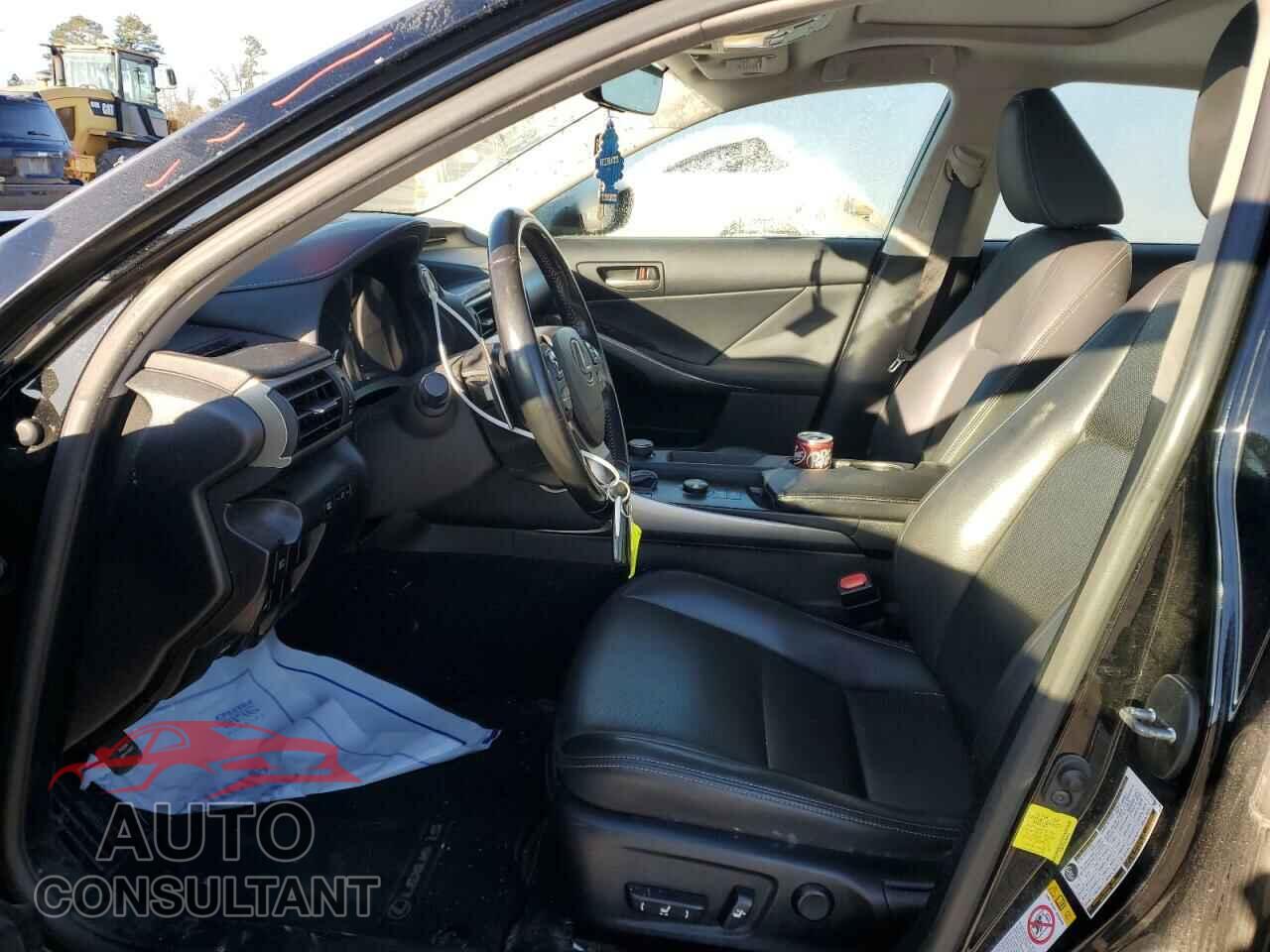 LEXUS IS 2018 - JTHBA1D29J5064886