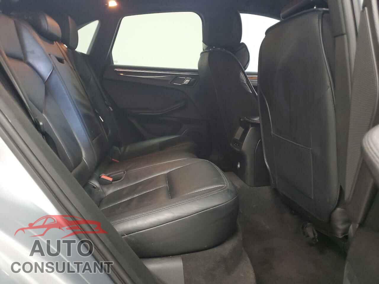 PORSCHE MACAN 2015 - WP1AB2A57FLB53839
