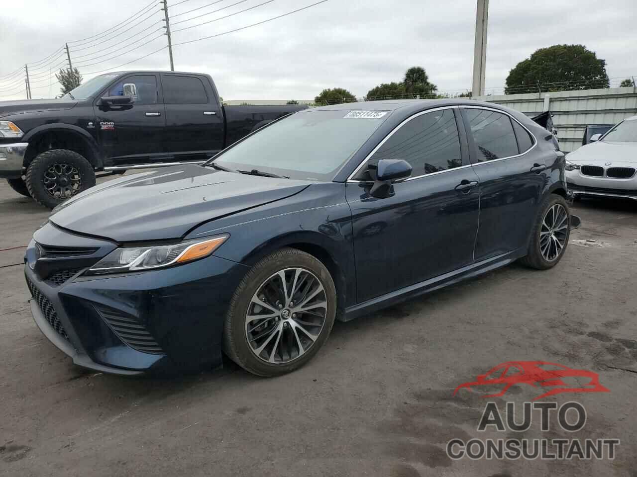 TOYOTA CAMRY 2018 - 4T1B11HK9JU567069