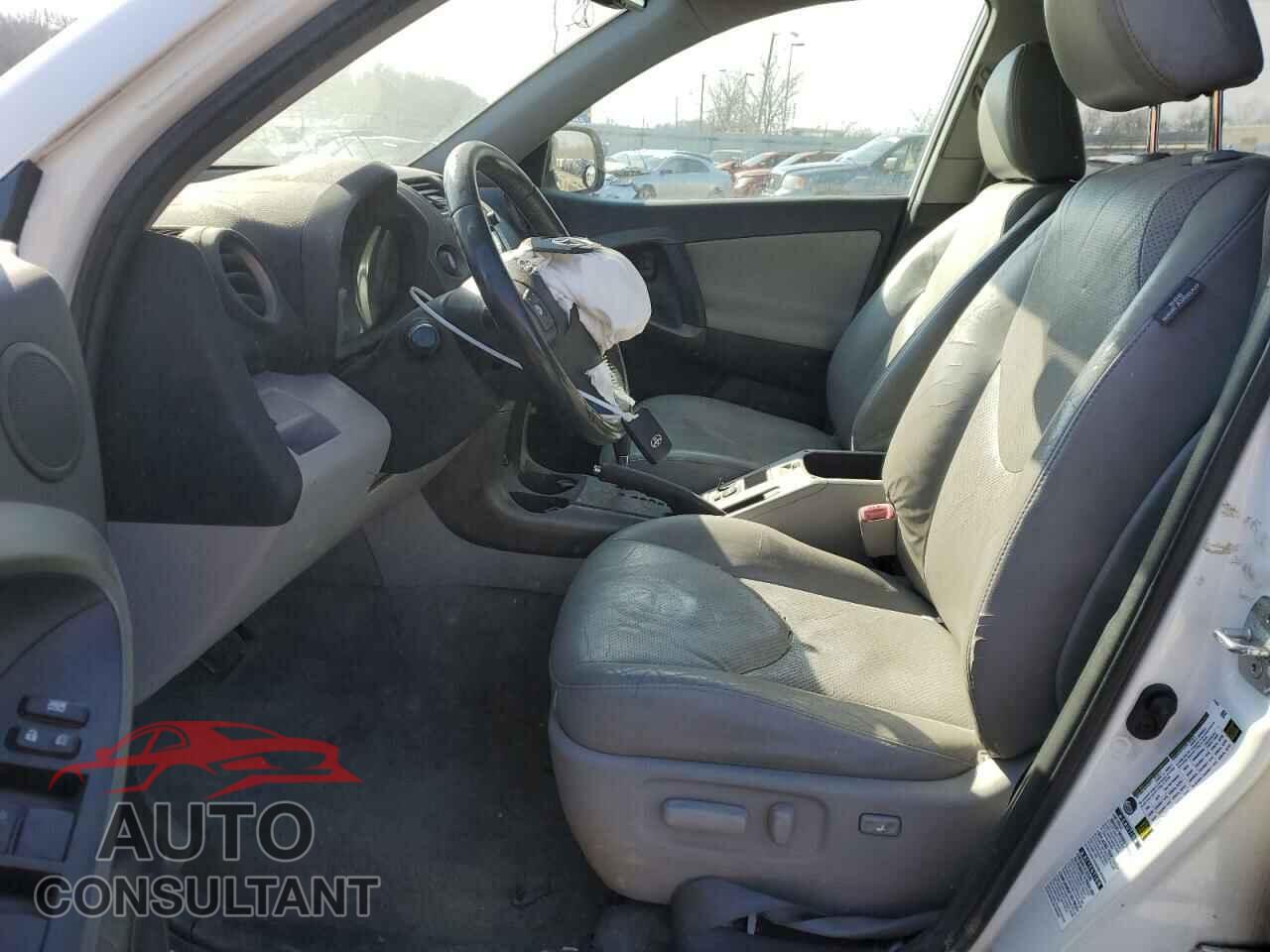 TOYOTA RAV4 2011 - 2T3DF4DV9BW090681