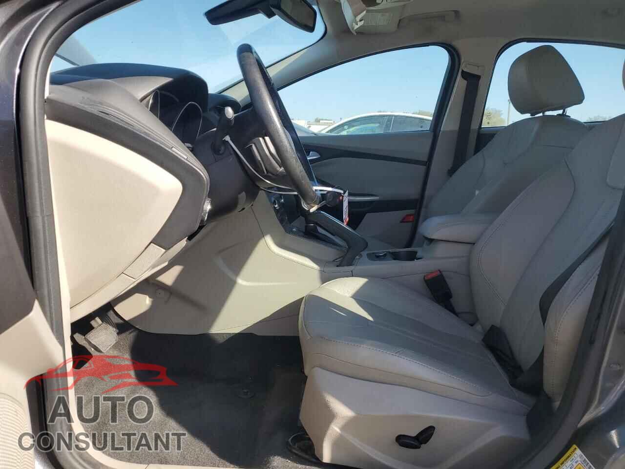 FORD FOCUS 2012 - 1FAHP3M27CL468554