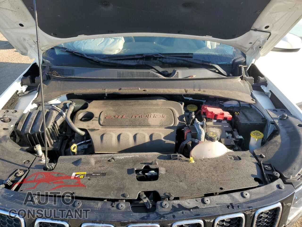 JEEP COMPASS 2020 - 3C4NJDBB2LT241204