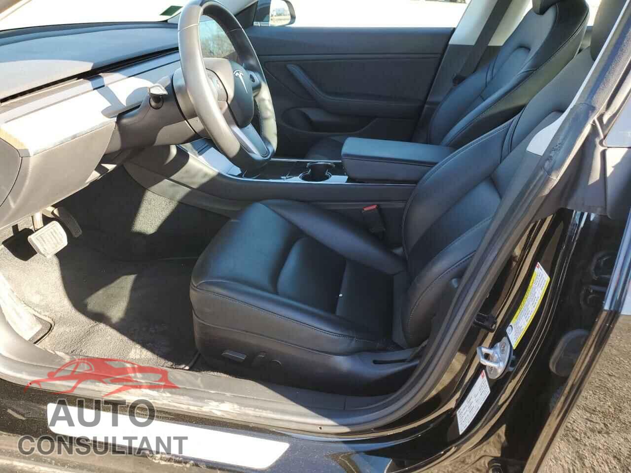 TESLA MODEL 3 2018 - 5YJ3E1EA5JF015943