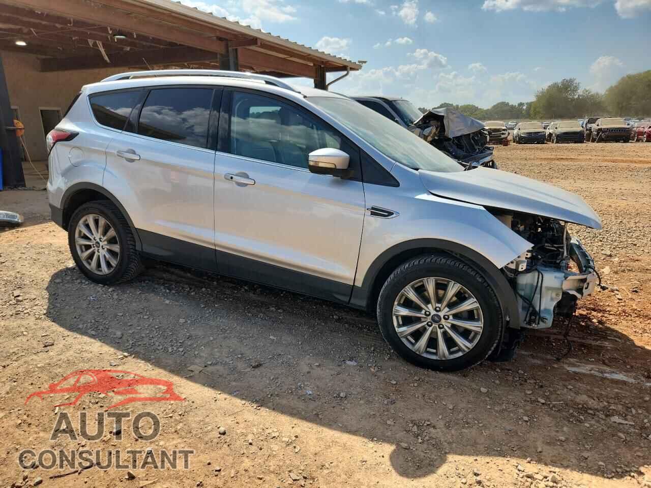 FORD ESCAPE 2017 - 1FMCU0JD5HUC04442
