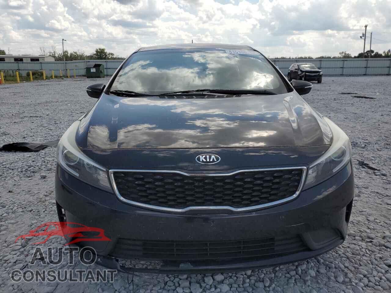 KIA FORTE 2017 - KNAFK5A84H5719902
