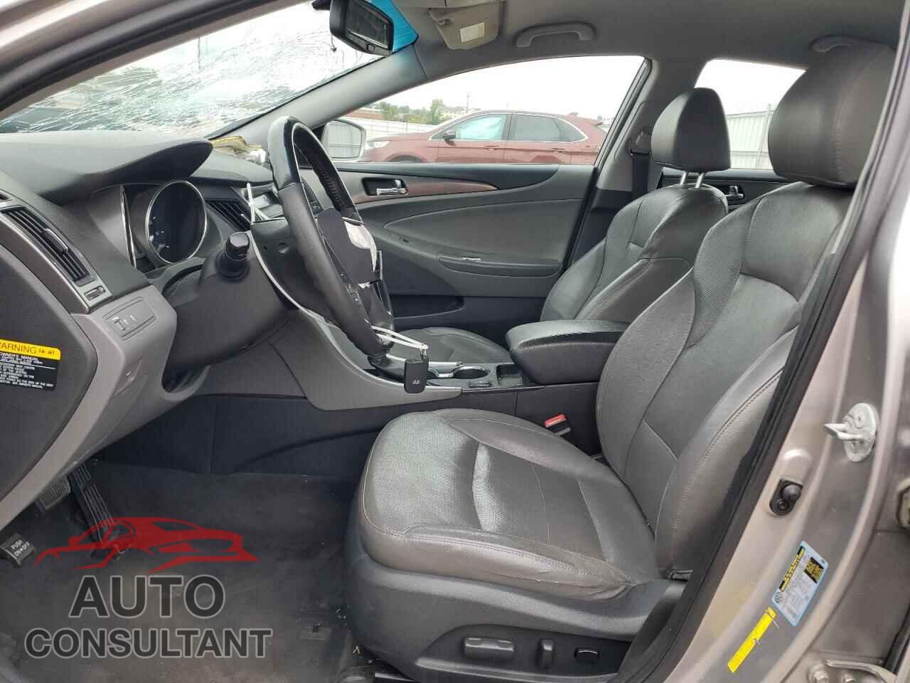 HYUNDAI SONATA 2012 - KMHEC4A47CA020309