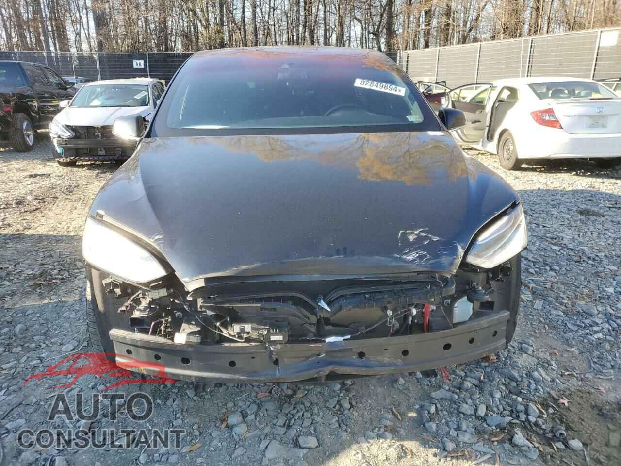 TESLA MODEL X 2016 - 5YJXCAE28GF010924