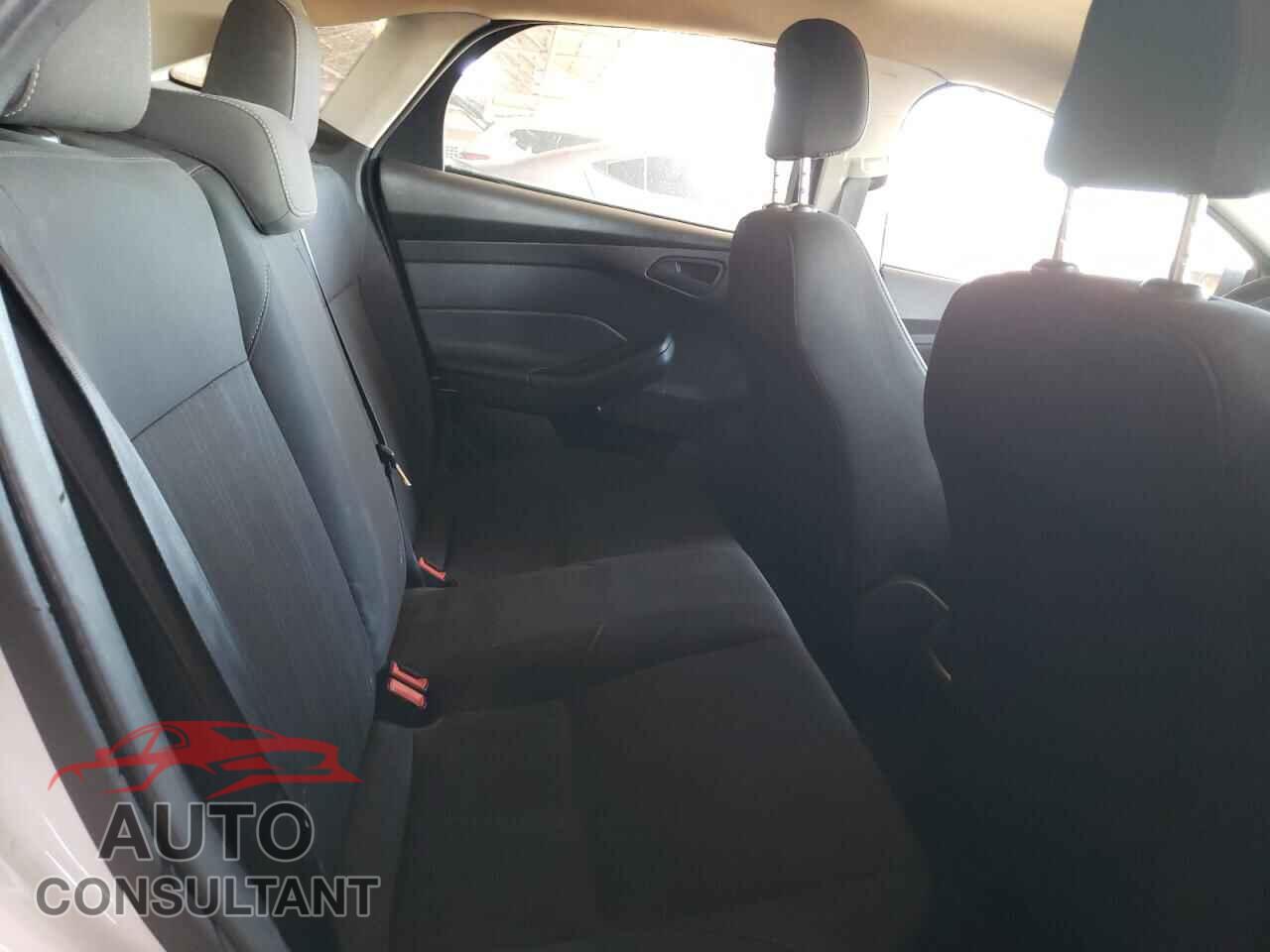 FORD FOCUS 2016 - 1FADP3E27GL362219