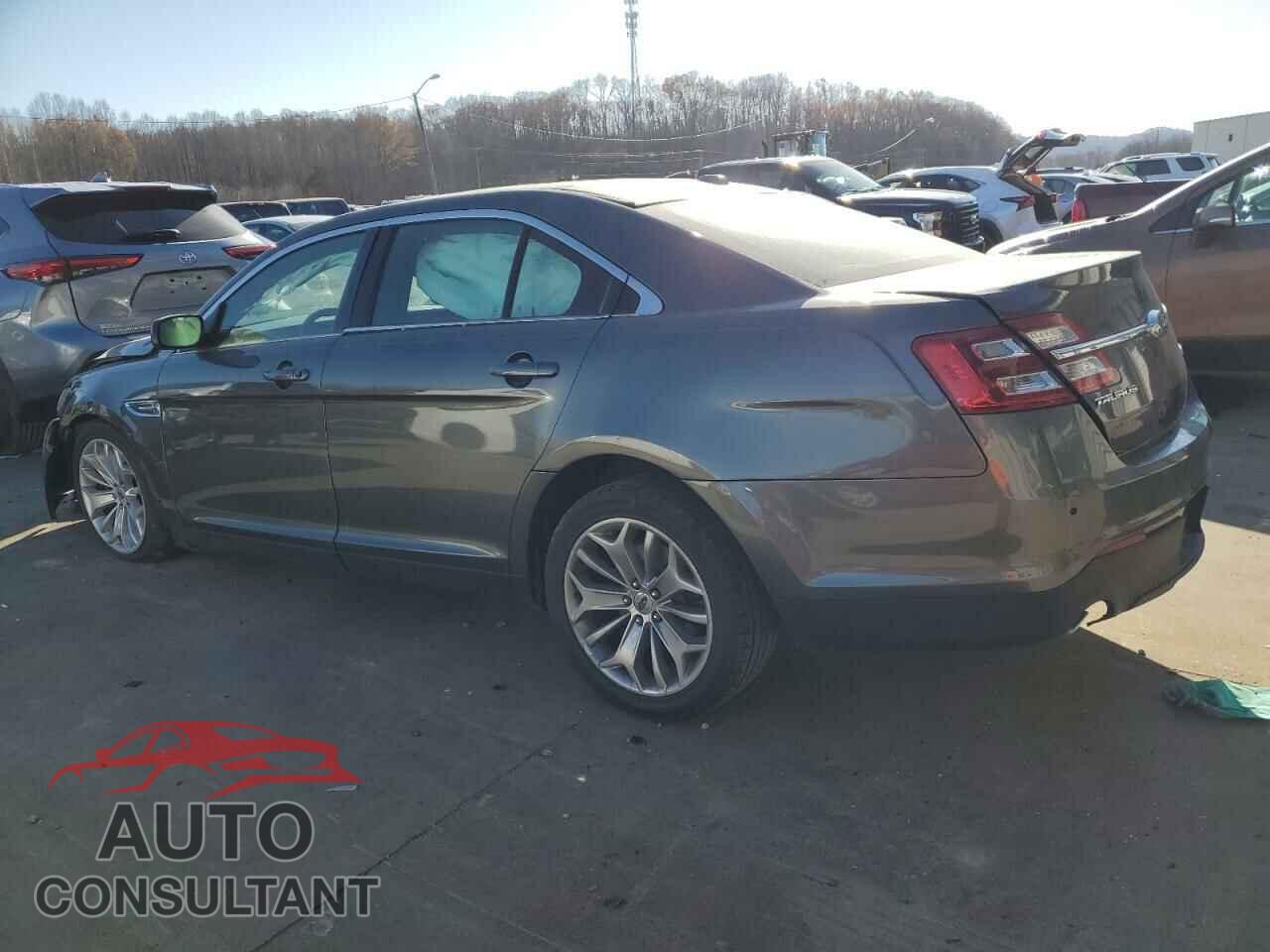 FORD TAURUS 2018 - 1FAHP2F80JG128504