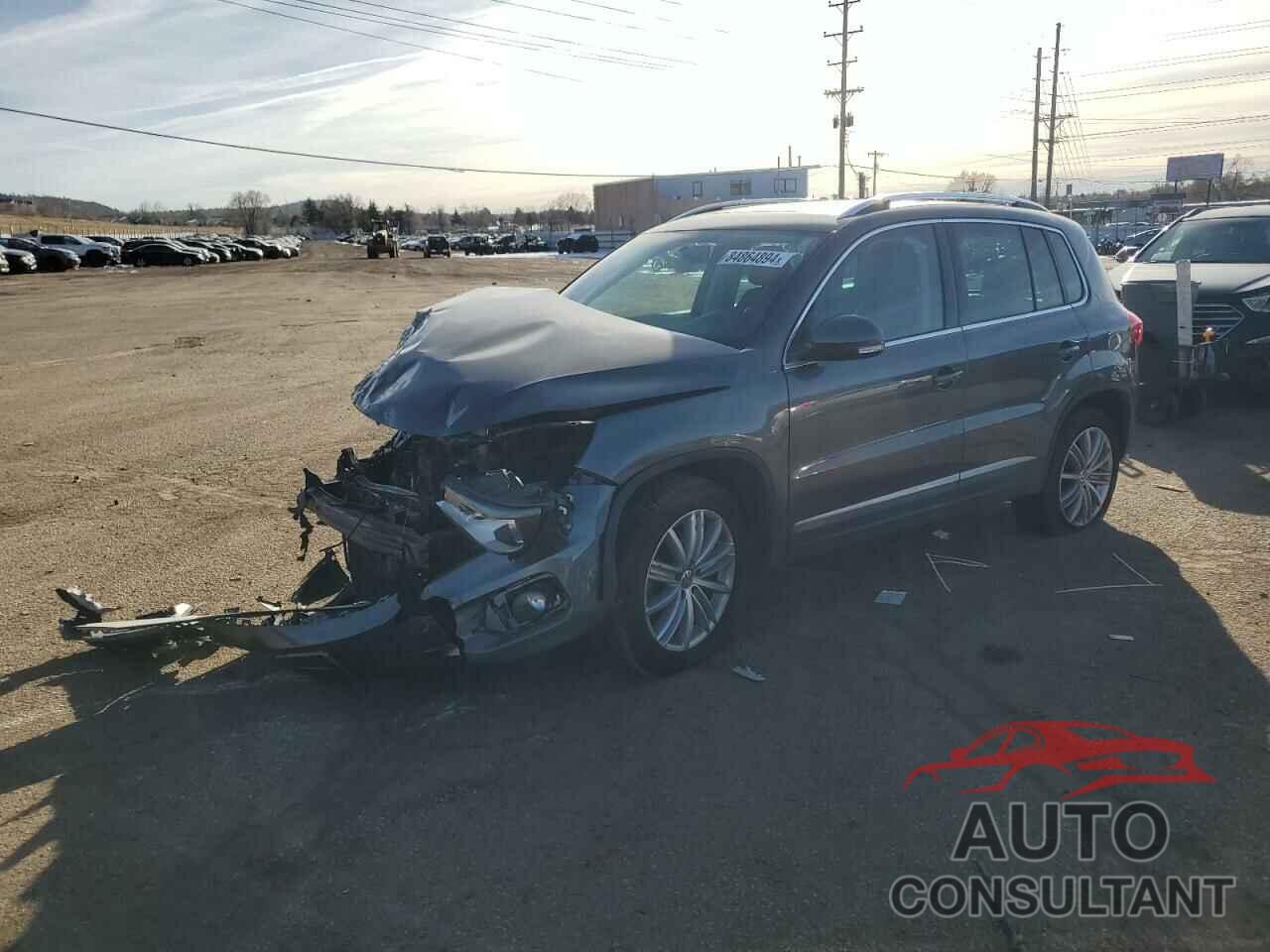 VOLKSWAGEN TIGUAN 2015 - WVGBV7AX4FW560359