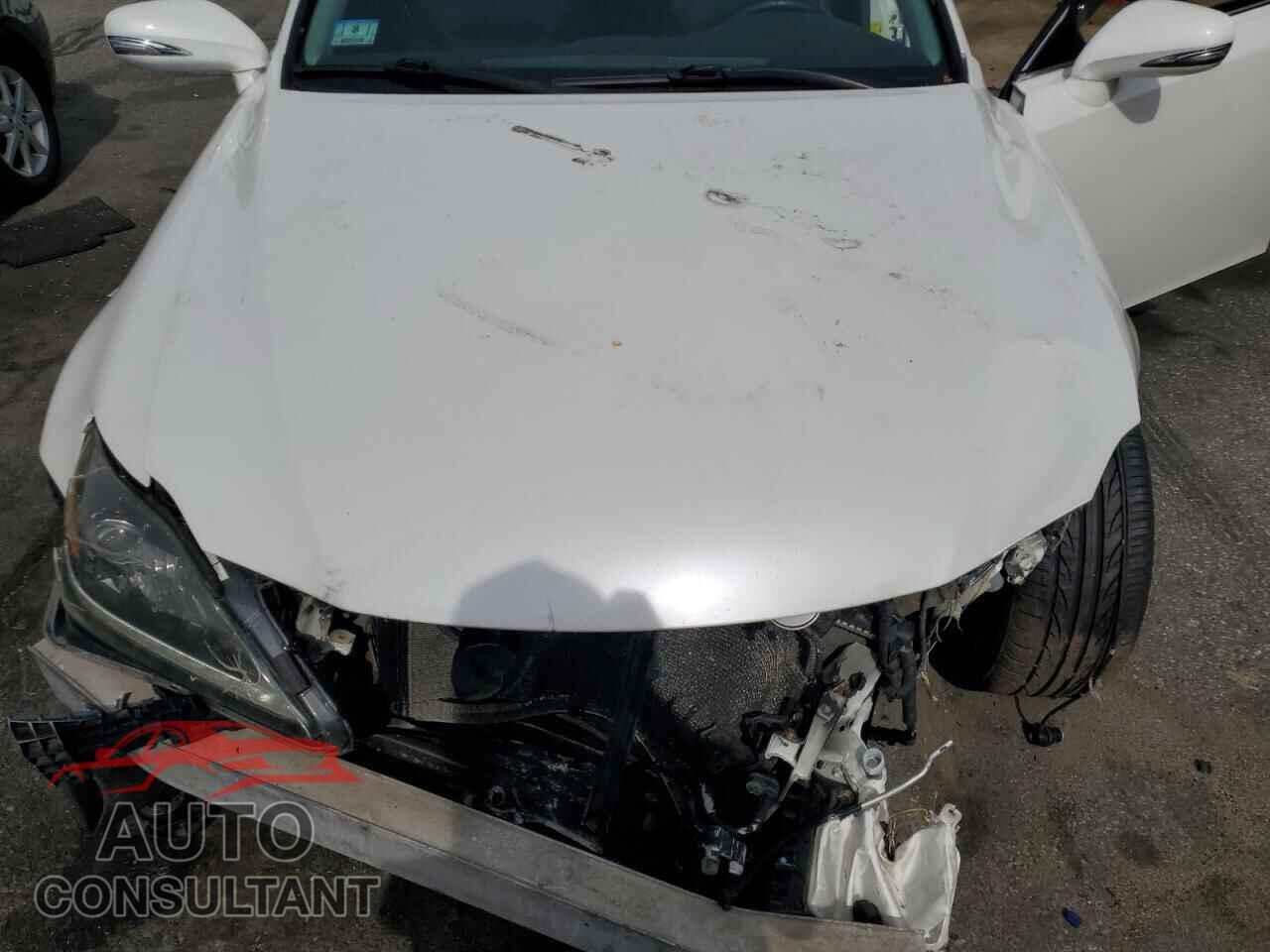 LEXUS IS 2011 - JTHCF5C29B2035194