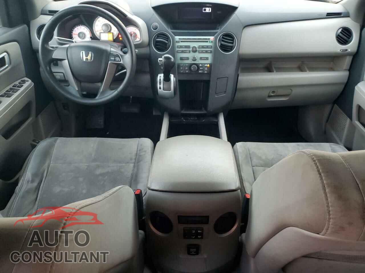 HONDA PILOT 2011 - 5FNYF3H21BB018052