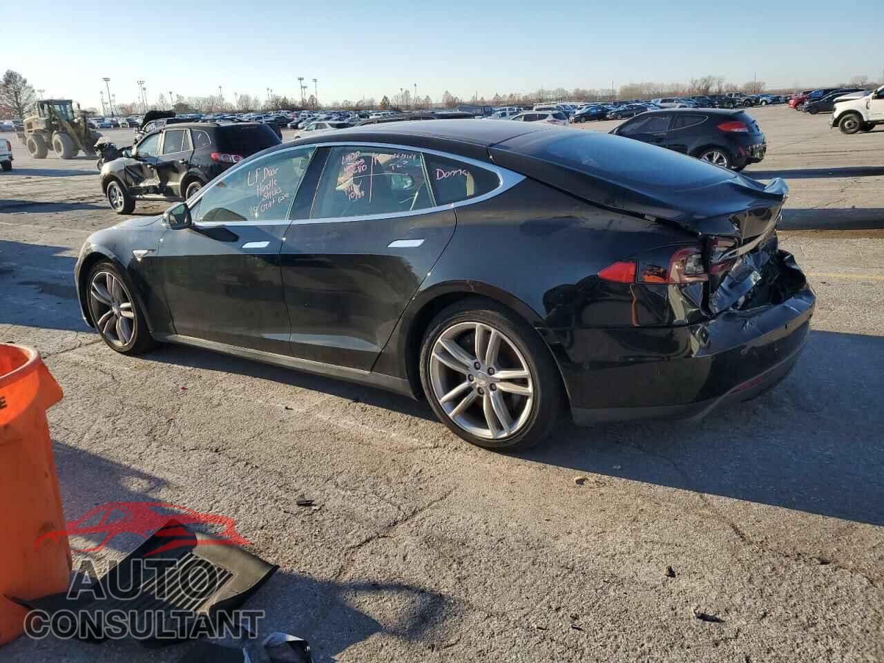 TESLA MODEL S 2015 - 5YJSA1E23FF112940