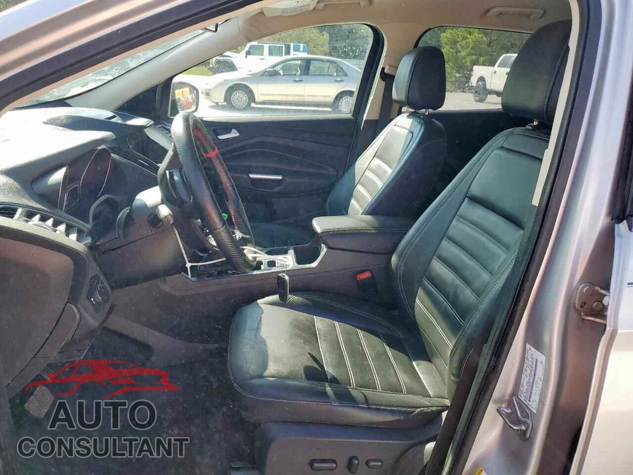 FORD ESCAPE 2017 - 1FMCU0JD5HUC33634