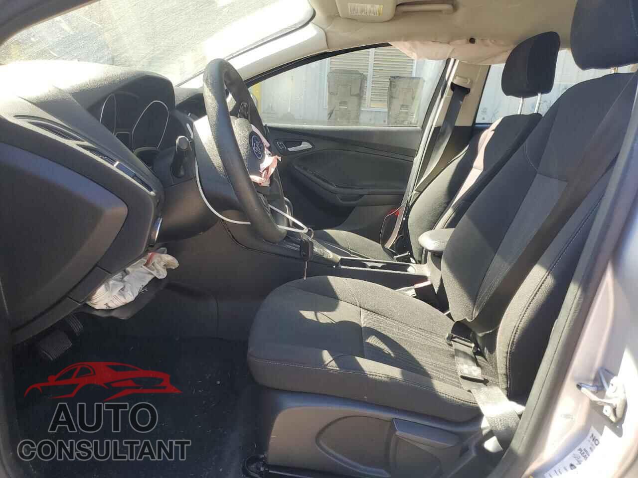FORD FOCUS 2017 - 1FADP3K20HL327012