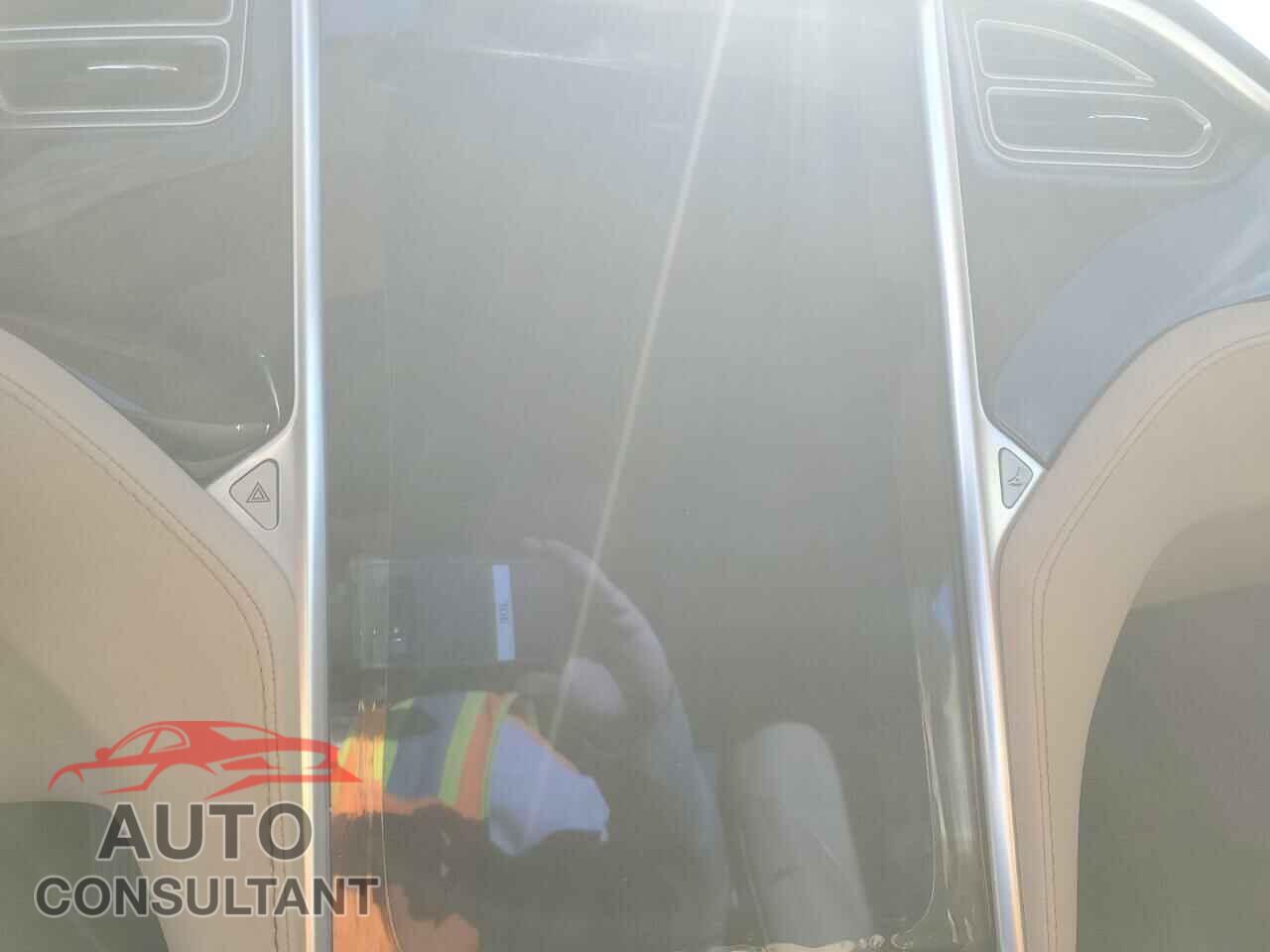 TESLA MODEL S 2015 - 5YJSA1S27FF095872