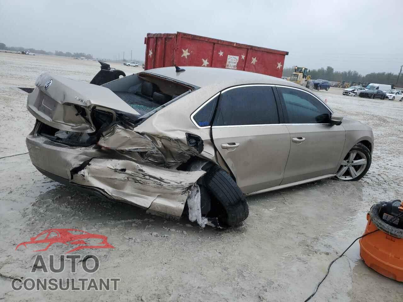 VOLKSWAGEN PASSAT 2015 - 1VWBS7A30FC062328